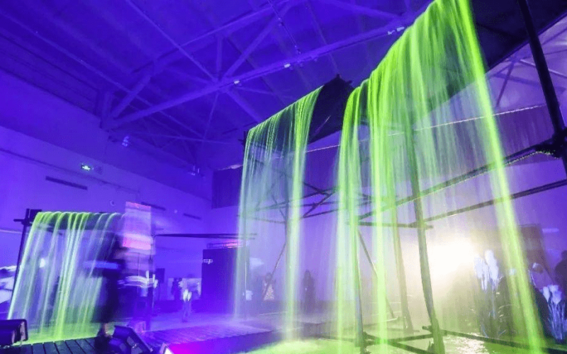 全息紗幕瀑布投影技術-蘇州好奇數字科技.png